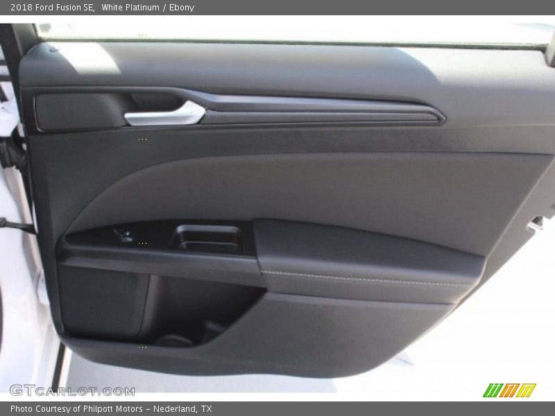 White Platinum / Ebony 2018 Ford Fusion SE
