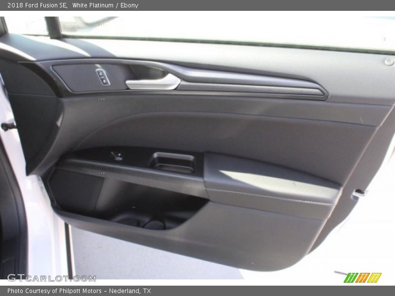 White Platinum / Ebony 2018 Ford Fusion SE