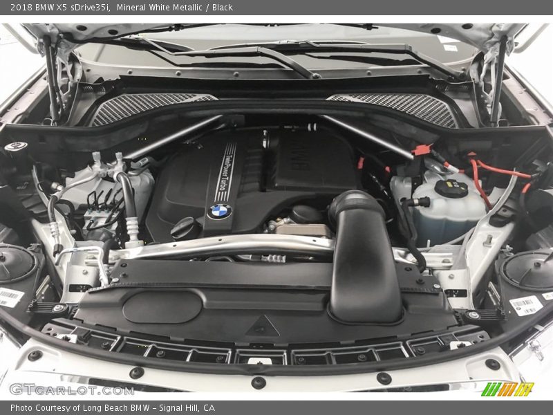 Mineral White Metallic / Black 2018 BMW X5 sDrive35i