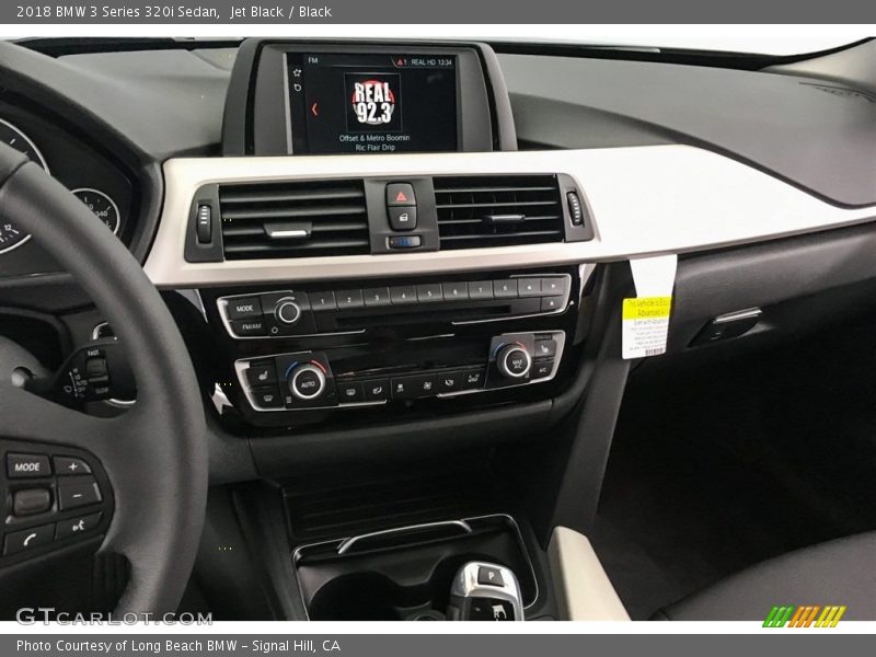 Jet Black / Black 2018 BMW 3 Series 320i Sedan