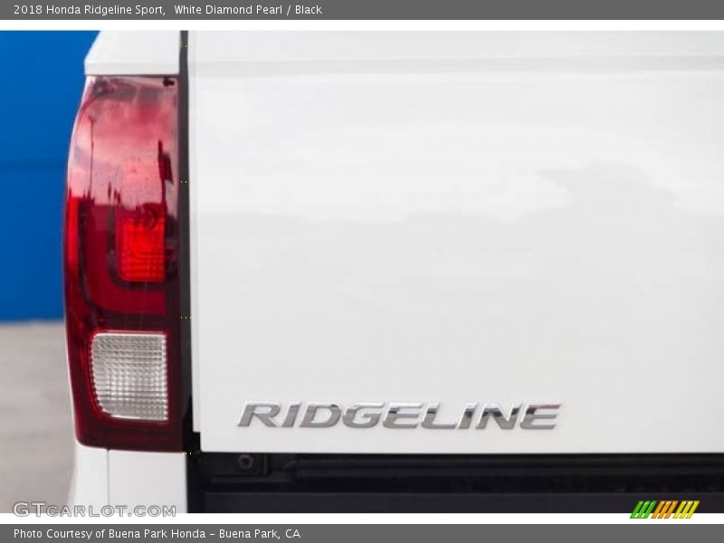 White Diamond Pearl / Black 2018 Honda Ridgeline Sport