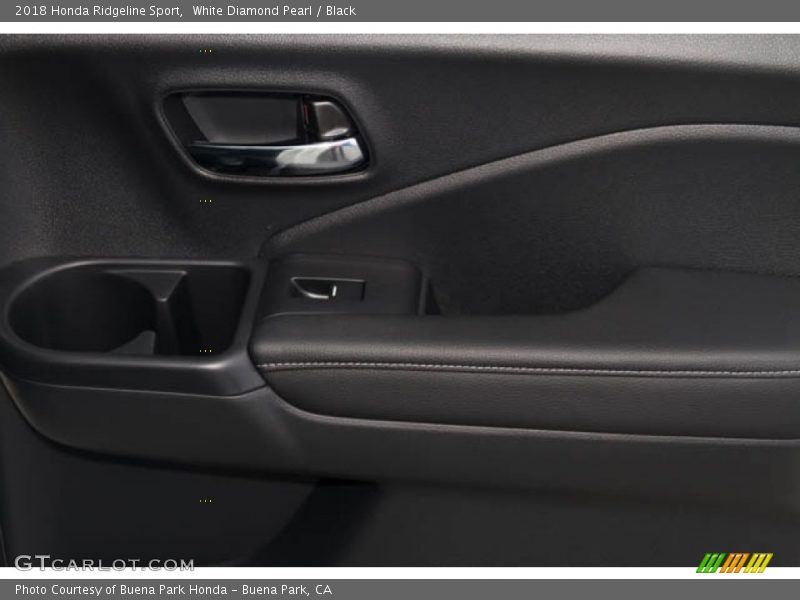 White Diamond Pearl / Black 2018 Honda Ridgeline Sport