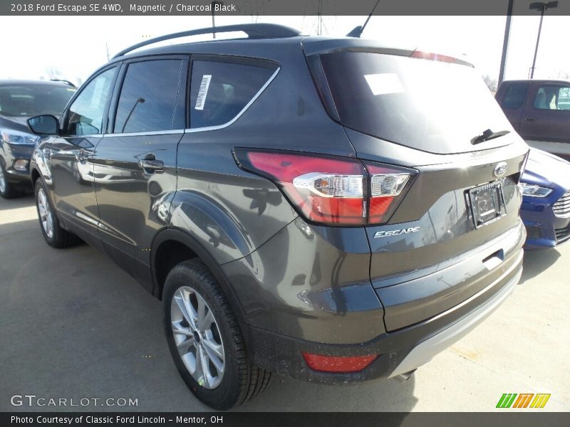 Magnetic / Charcoal Black 2018 Ford Escape SE 4WD