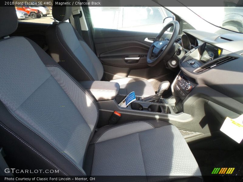 Magnetic / Charcoal Black 2018 Ford Escape SE 4WD