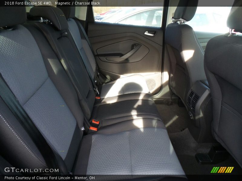 Magnetic / Charcoal Black 2018 Ford Escape SE 4WD