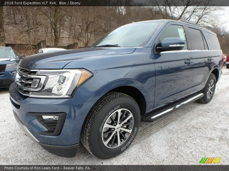 Front 3/4 View of 2018 Expedition XLT 4x4