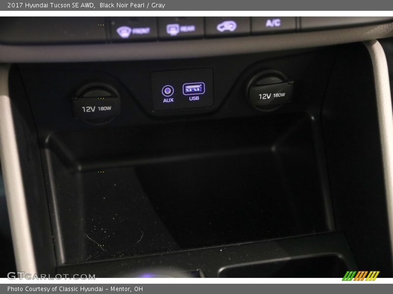 Black Noir Pearl / Gray 2017 Hyundai Tucson SE AWD