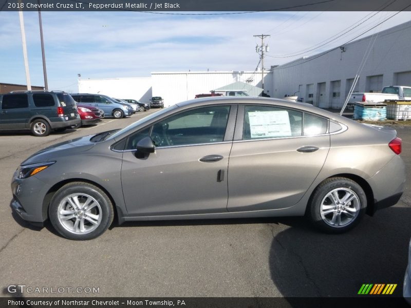 Pepperdust Metallic / Jet Black 2018 Chevrolet Cruze LT