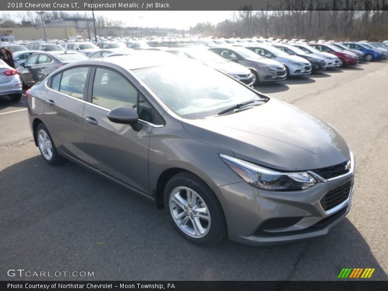 Pepperdust Metallic / Jet Black 2018 Chevrolet Cruze LT