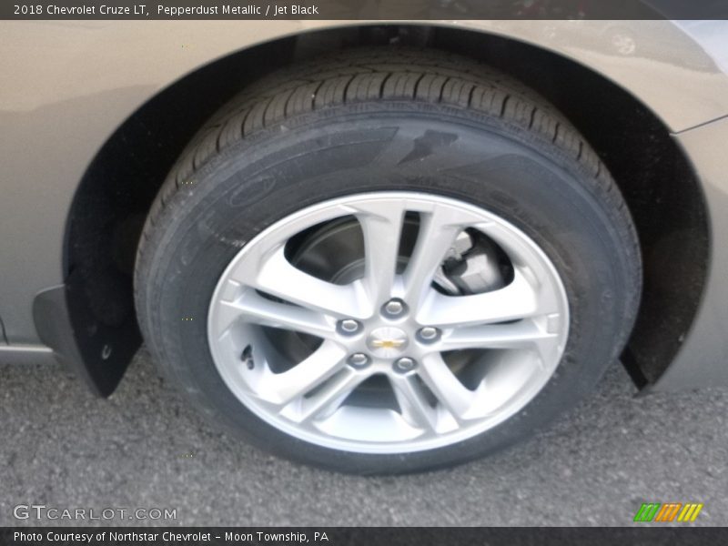 Pepperdust Metallic / Jet Black 2018 Chevrolet Cruze LT