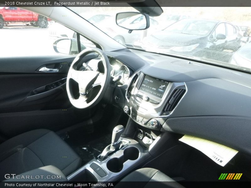 Pepperdust Metallic / Jet Black 2018 Chevrolet Cruze LT