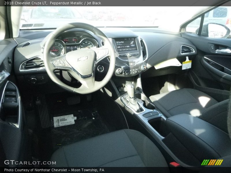 Pepperdust Metallic / Jet Black 2018 Chevrolet Cruze LT