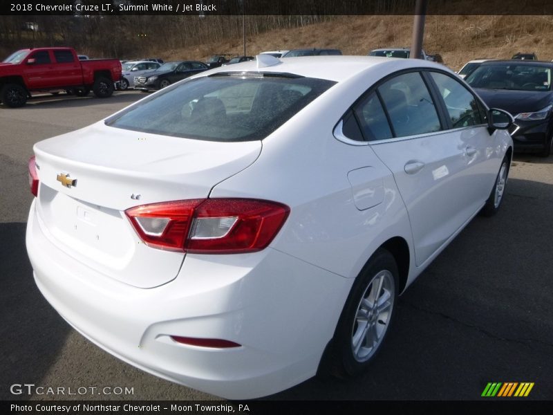 Summit White / Jet Black 2018 Chevrolet Cruze LT