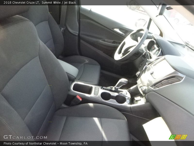Summit White / Jet Black 2018 Chevrolet Cruze LT
