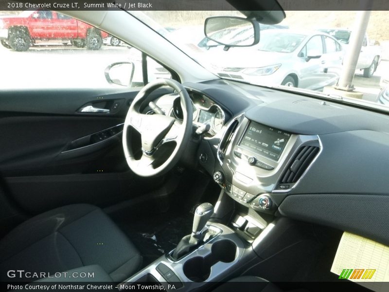 Summit White / Jet Black 2018 Chevrolet Cruze LT