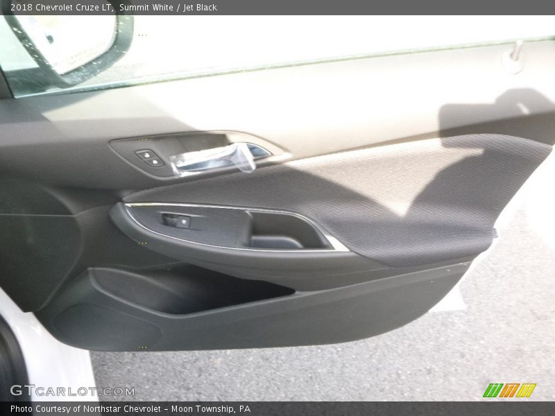 Summit White / Jet Black 2018 Chevrolet Cruze LT