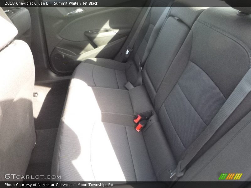 Summit White / Jet Black 2018 Chevrolet Cruze LT