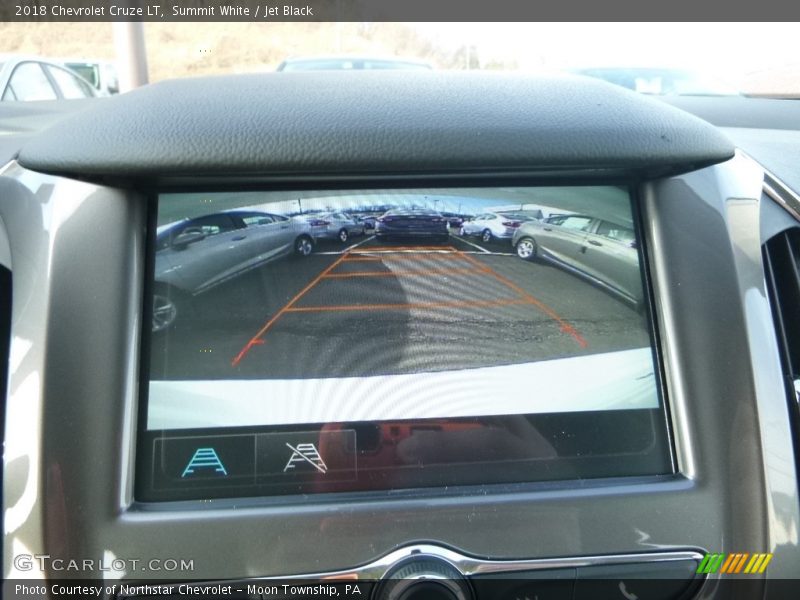 Summit White / Jet Black 2018 Chevrolet Cruze LT
