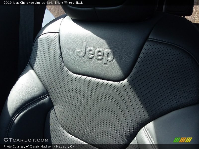 Bright White / Black 2019 Jeep Cherokee Limited 4x4