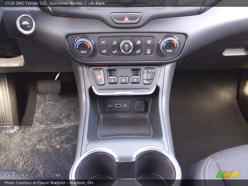 Quicksilver Metallic / ­Jet Black 2018 GMC Terrain SLE