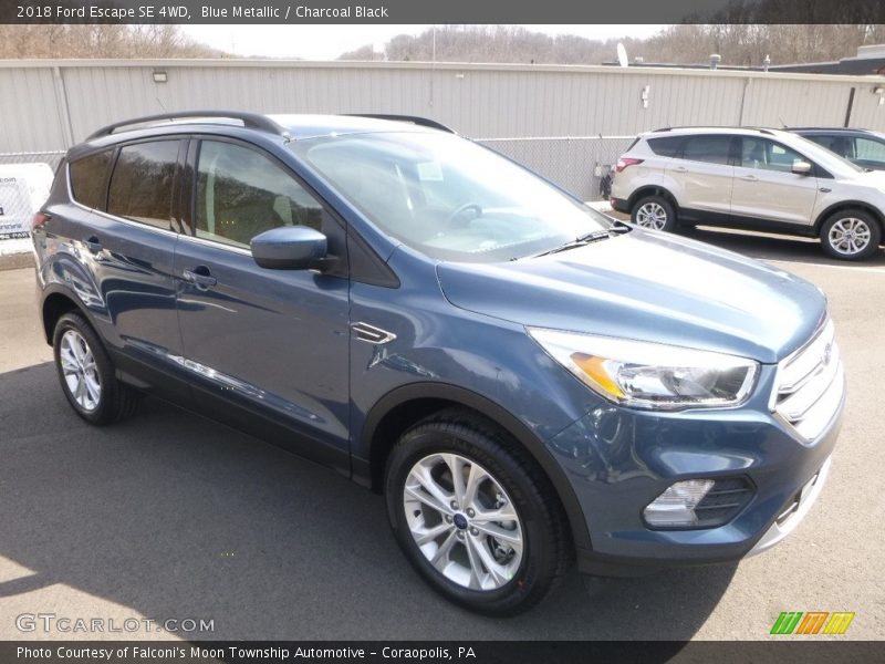 Blue Metallic / Charcoal Black 2018 Ford Escape SE 4WD