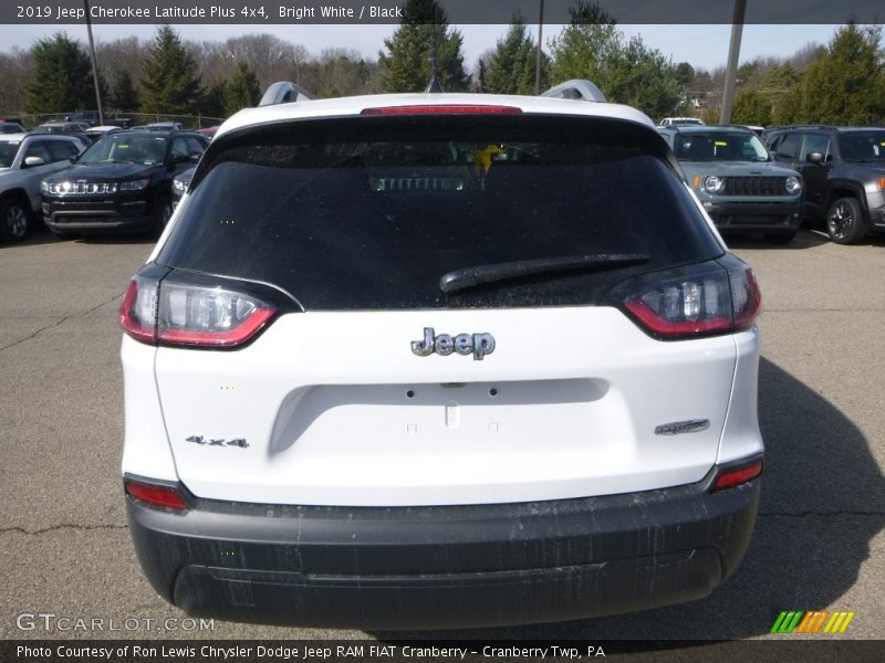 Bright White / Black 2019 Jeep Cherokee Latitude Plus 4x4