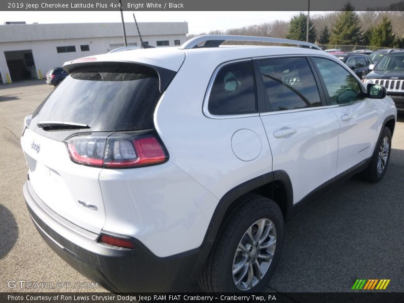 Bright White / Black 2019 Jeep Cherokee Latitude Plus 4x4