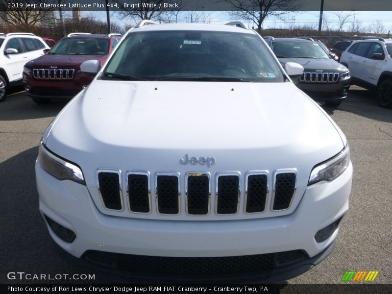 Bright White / Black 2019 Jeep Cherokee Latitude Plus 4x4