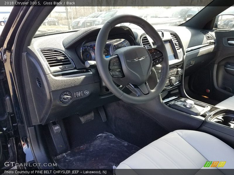 Front Seat of 2018 300 S
