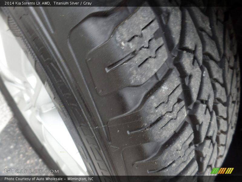 Titanium Silver / Gray 2014 Kia Sorento LX AWD