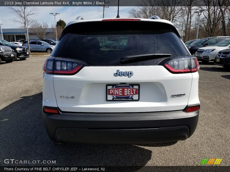 Bright White / Black 2019 Jeep Cherokee Latitude Plus 4x4