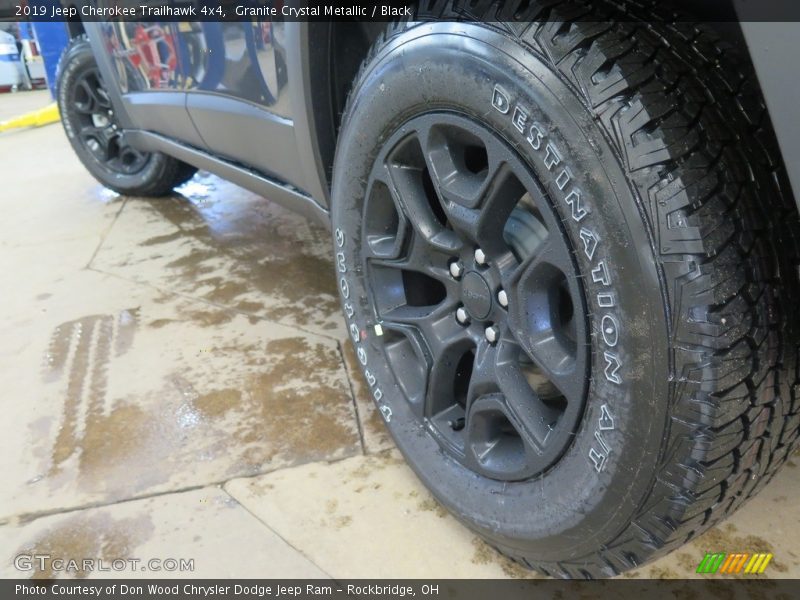 Granite Crystal Metallic / Black 2019 Jeep Cherokee Trailhawk 4x4