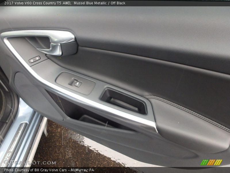 Mussel Blue Metallic / Off Black 2017 Volvo V60 Cross Country T5 AWD