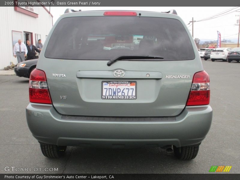 Oasis Green Pearl / Ivory 2005 Toyota Highlander V6