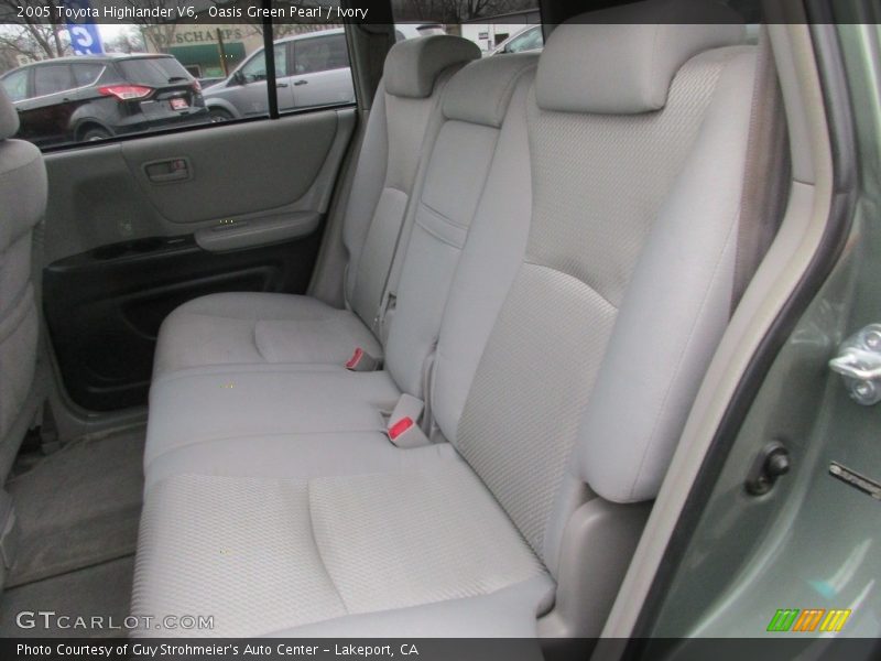 Oasis Green Pearl / Ivory 2005 Toyota Highlander V6