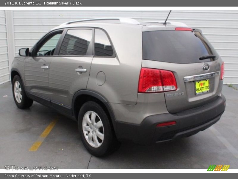 Titanium Silver / Black 2011 Kia Sorento LX