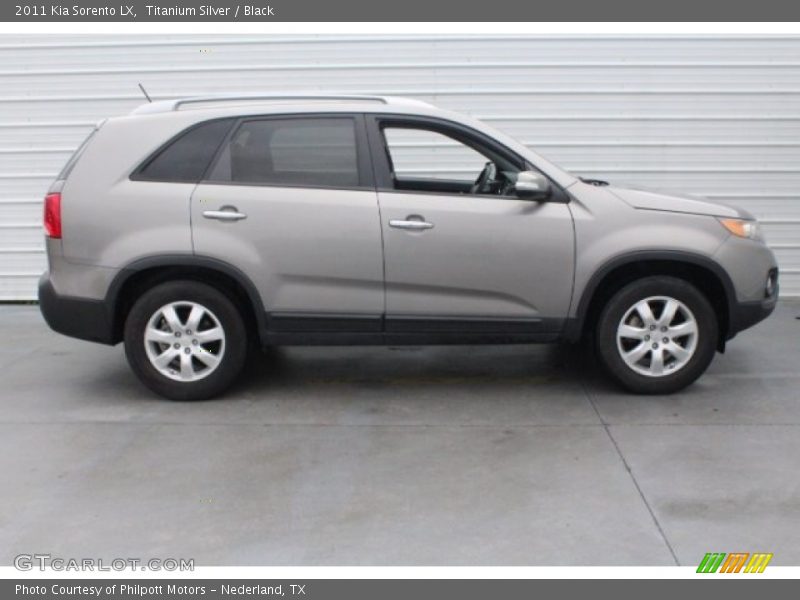 Titanium Silver / Black 2011 Kia Sorento LX