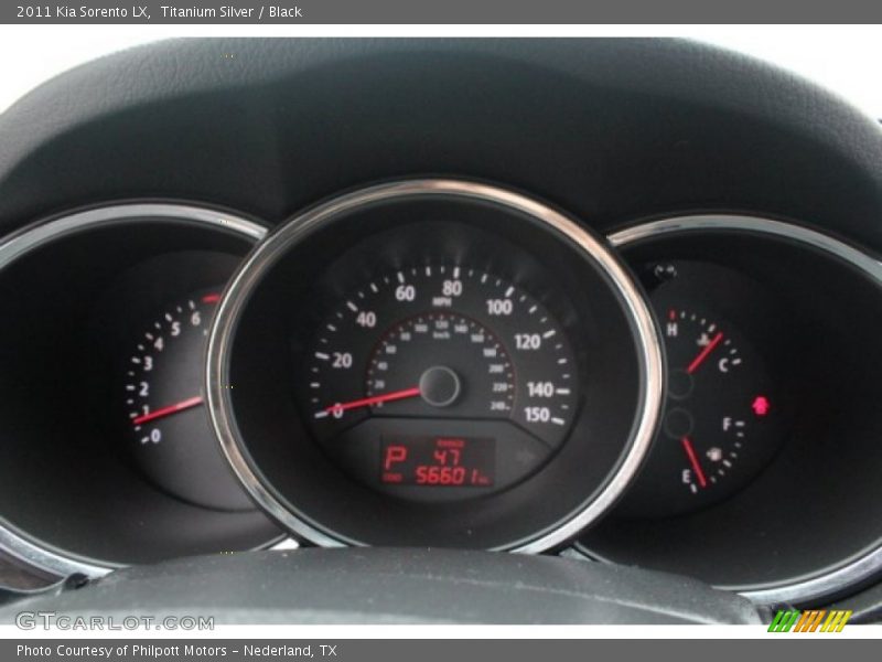 Titanium Silver / Black 2011 Kia Sorento LX