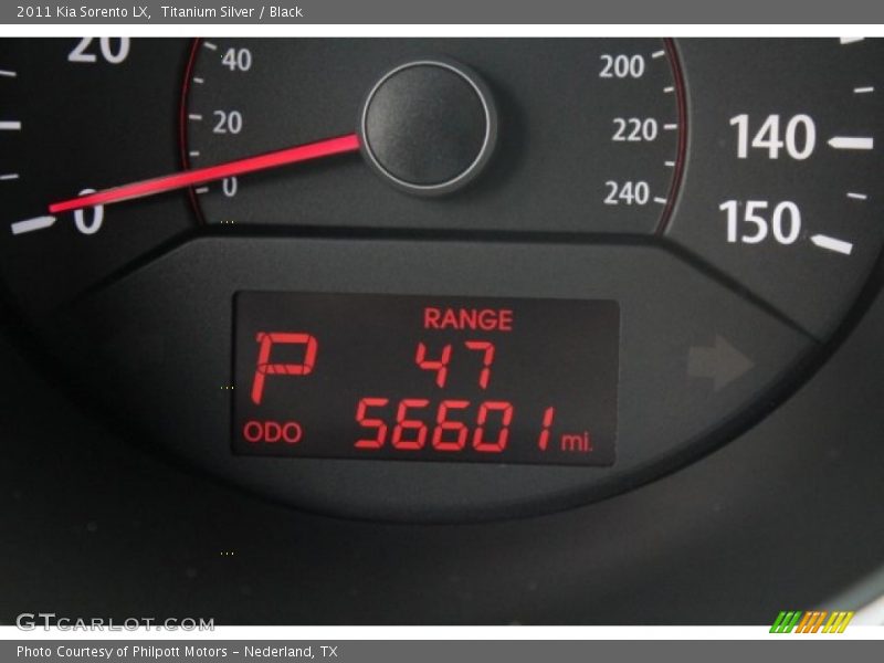 Titanium Silver / Black 2011 Kia Sorento LX