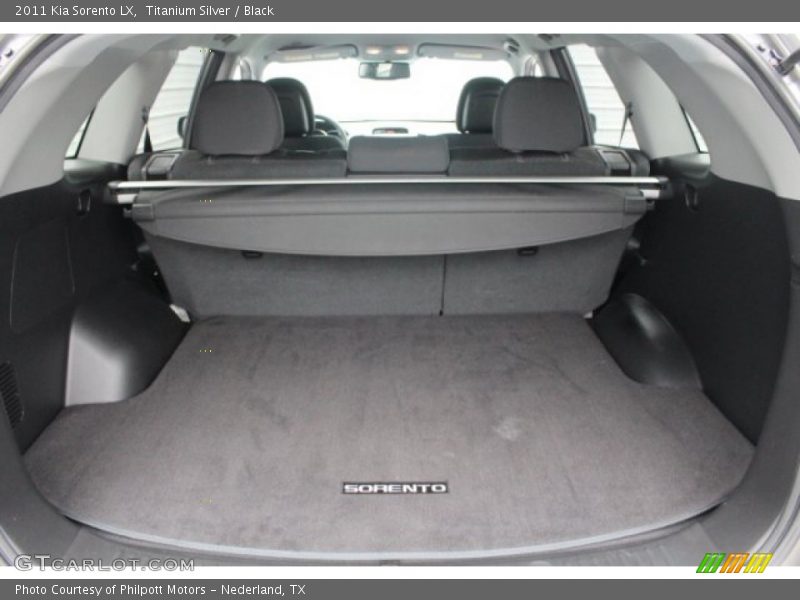 Titanium Silver / Black 2011 Kia Sorento LX