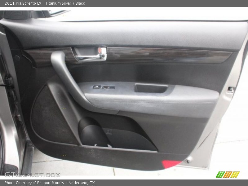Titanium Silver / Black 2011 Kia Sorento LX