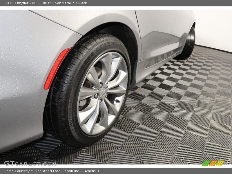 Billet Silver Metallic / Black 2015 Chrysler 200 S