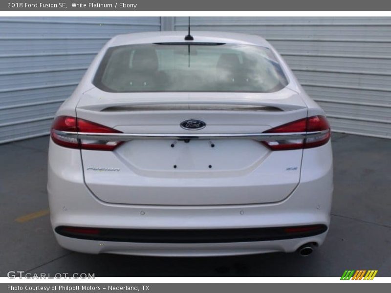 White Platinum / Ebony 2018 Ford Fusion SE