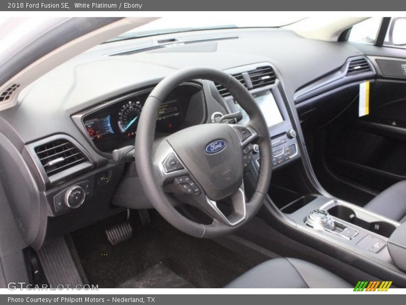 White Platinum / Ebony 2018 Ford Fusion SE