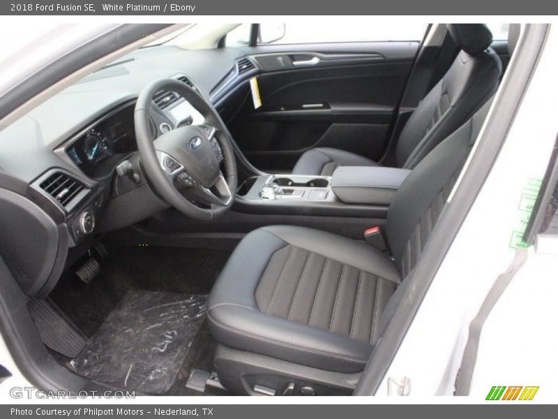White Platinum / Ebony 2018 Ford Fusion SE