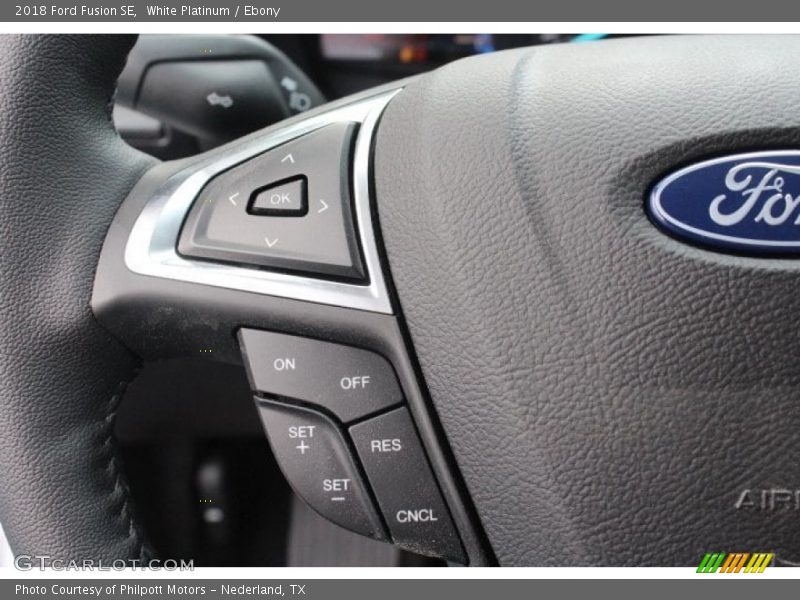 White Platinum / Ebony 2018 Ford Fusion SE