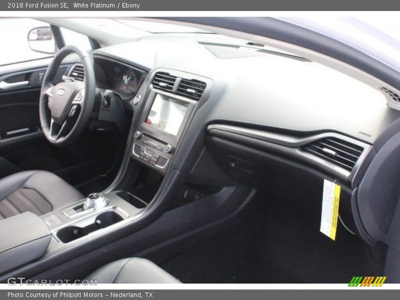 White Platinum / Ebony 2018 Ford Fusion SE