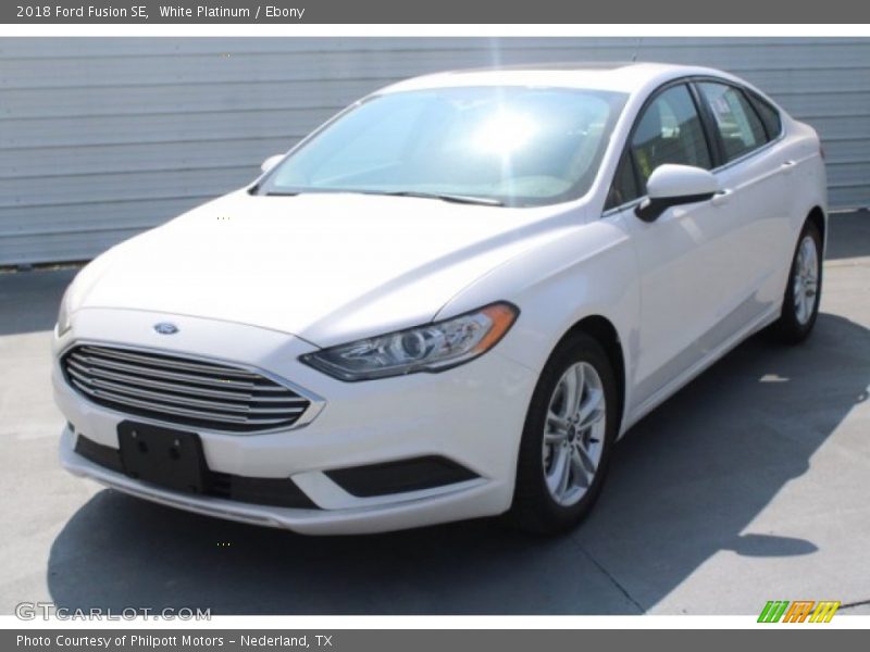 White Platinum / Ebony 2018 Ford Fusion SE