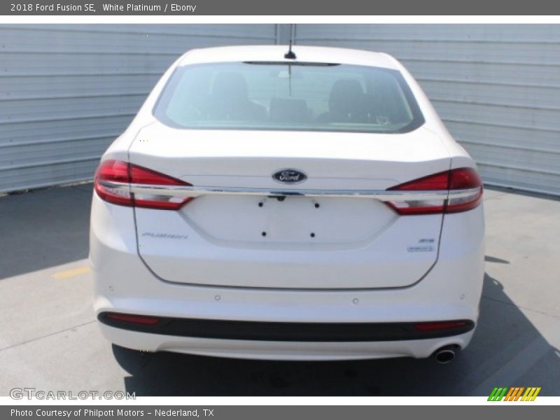White Platinum / Ebony 2018 Ford Fusion SE