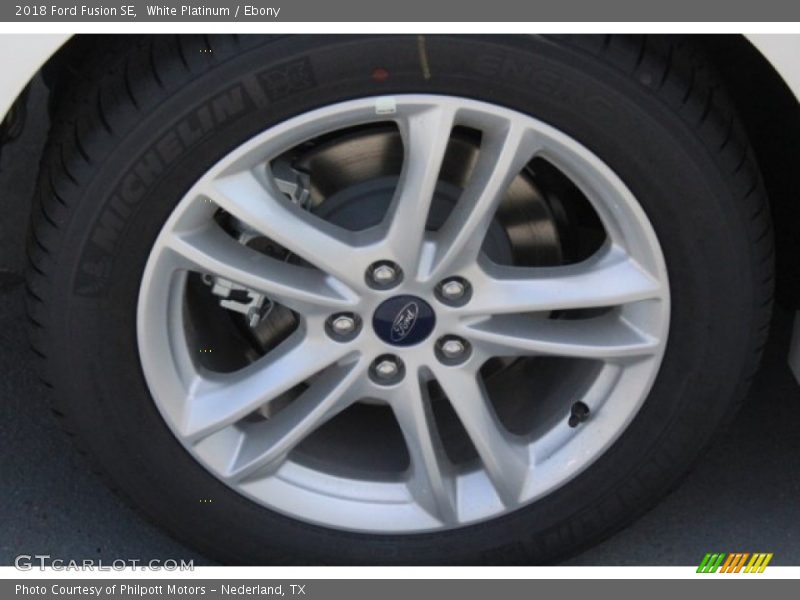 White Platinum / Ebony 2018 Ford Fusion SE